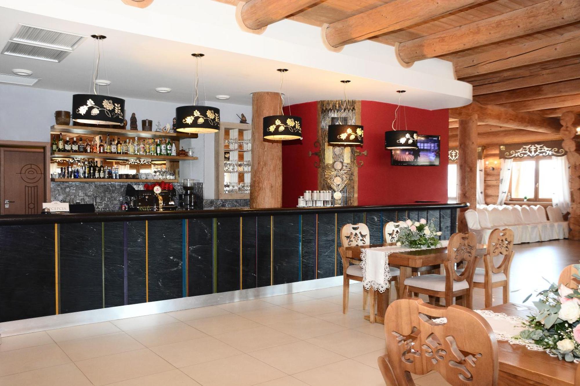 Hotel Swietokrzyski Dwor Nowa Słupia Kültér fotó