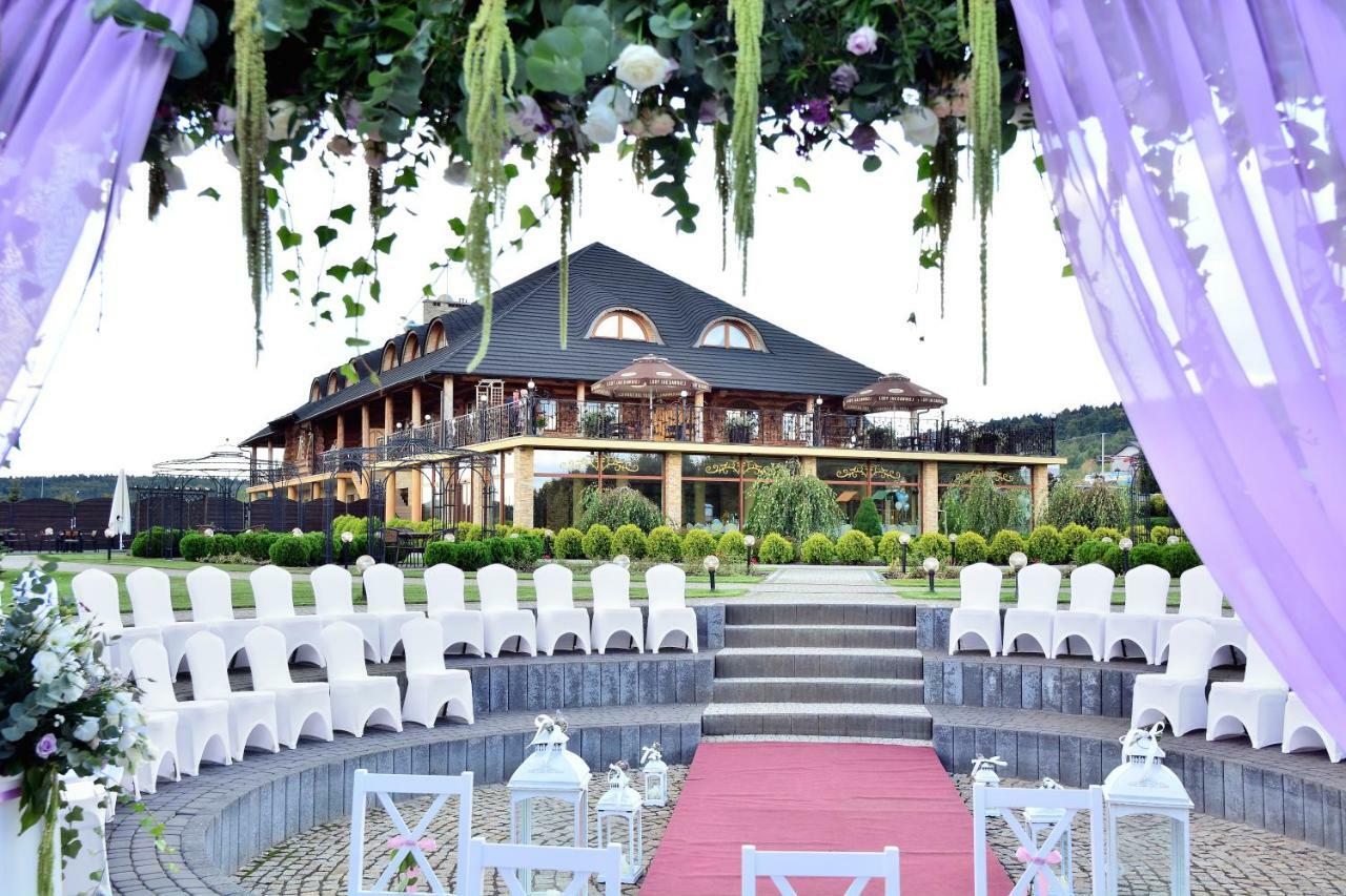 Hotel Swietokrzyski Dwor Nowa Słupia Kültér fotó